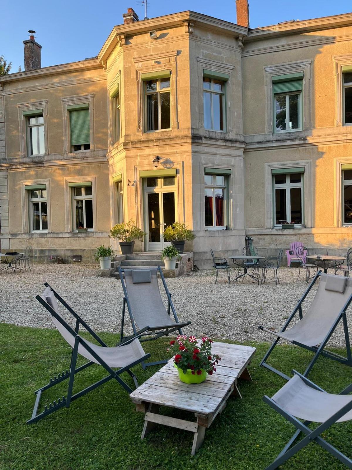Chateau De Pougy Exteriér fotografie